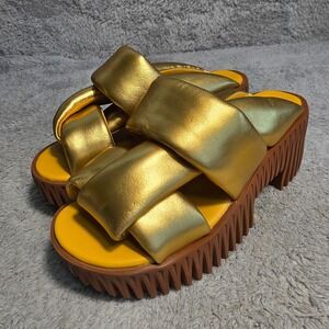 4CCCCEES Pila Semo Platform Slide Sandals Gold Metallic Womens 37 6.5 NEW